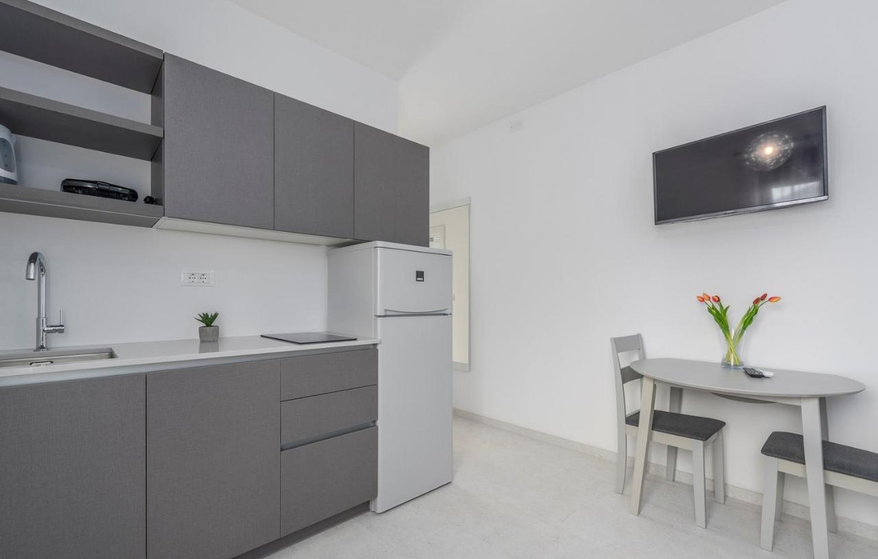 Apartments Zrnic โปเรช ห้อง รูปภาพ