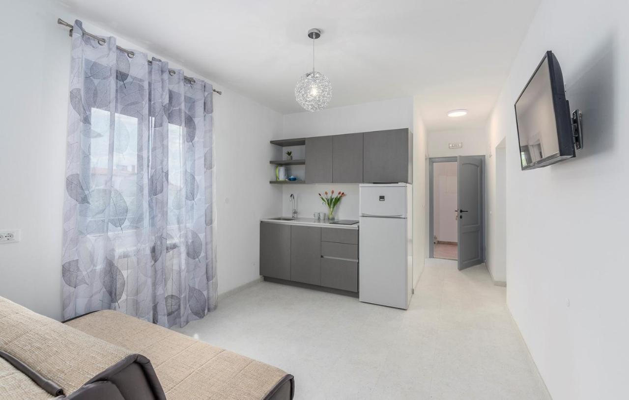 Apartments Zrnic โปเรช ห้อง รูปภาพ