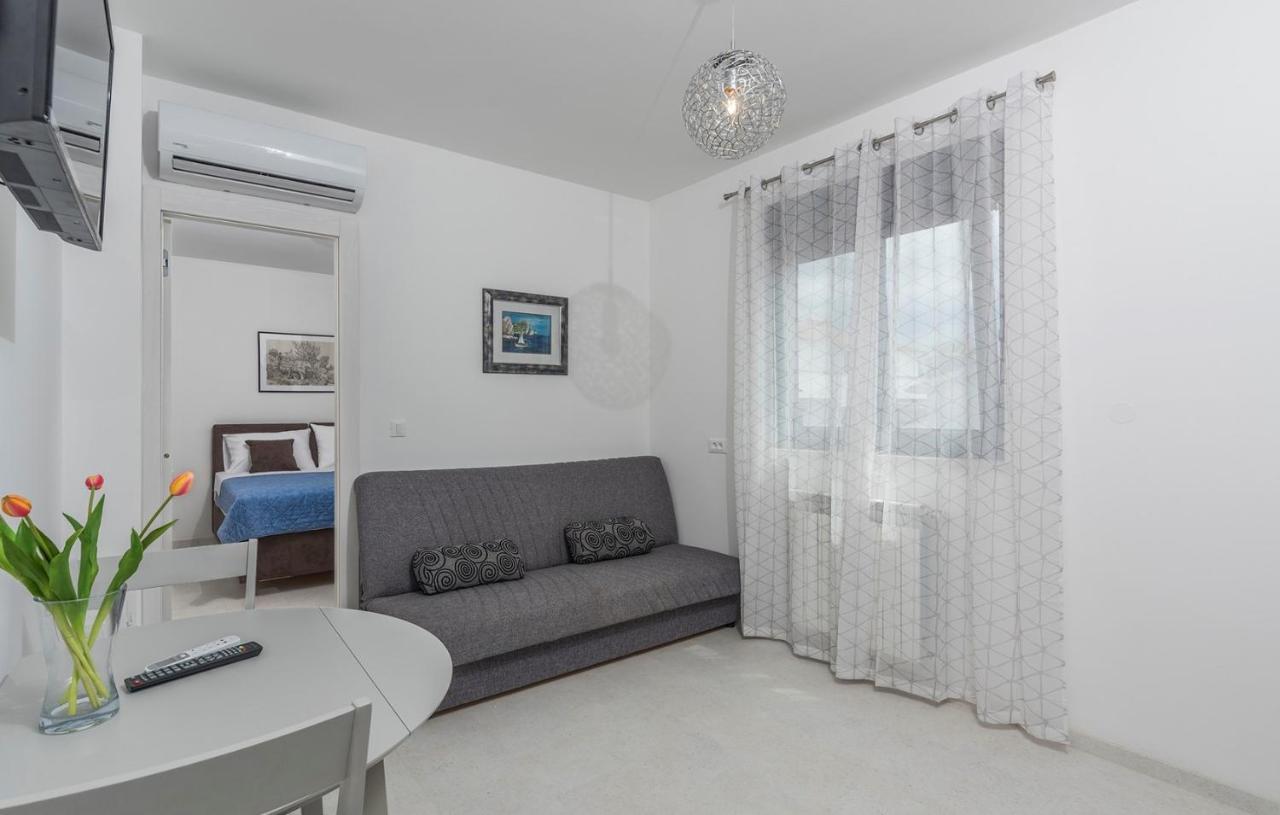 Apartments Zrnic โปเรช ห้อง รูปภาพ